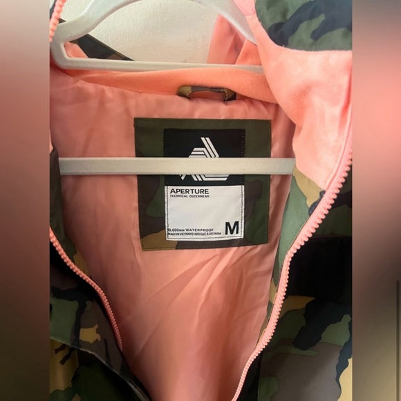 Aperture Snowboard/Ski Jacket - Picture 5 of 10